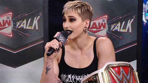 Rhea Ripley: "Charlotte está zangada por ter falhado a WrestleMania"