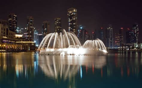 The Dubai Fountain | Dubai - What to Expect | Timings | Tips - Trip ...