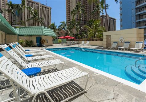 Ramada Plaza by Wyndham Waikiki Pool: Pictures & Reviews - Tripadvisor