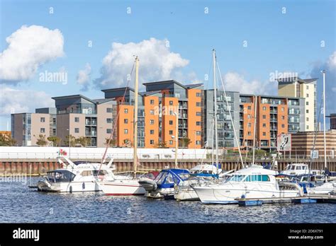 Altamar Apartments over River Tawe, Swansea (Abertawe), City and County ...