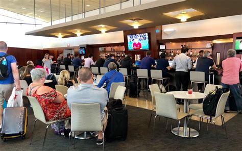 The Frustrating State of United Clubs at Newark Terminal C - The Points Guy