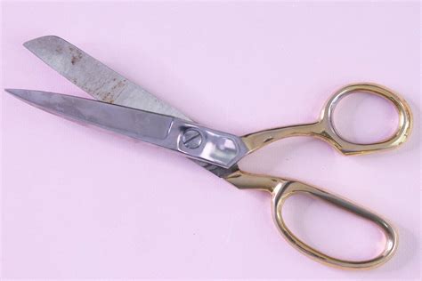 11 Types of Sewing Scissors - Every Sewer Needs | TREASURIE