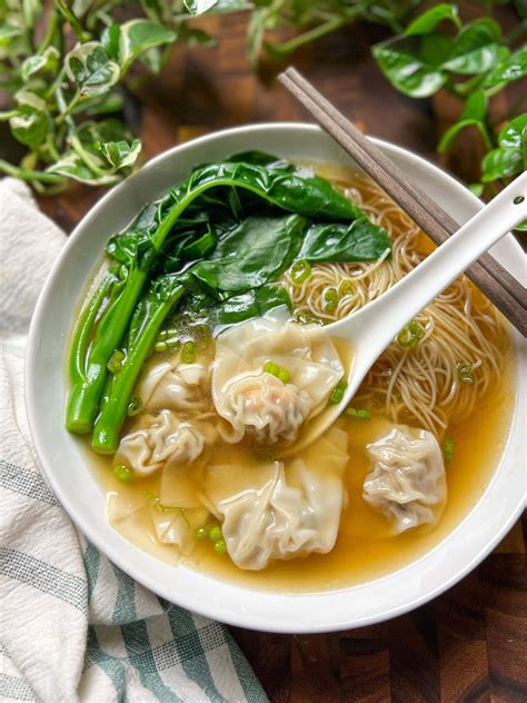 pork & shrimp wonton noodle soup - smelly lunchbox