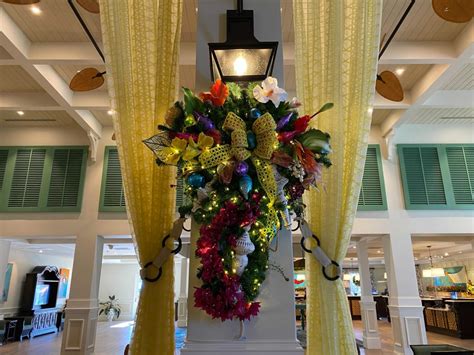 PHOTOS, VIDEO: Tropical Island Christmas Decorations Arrive at Disney's ...