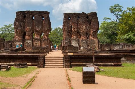 10 Must-See Things In The Ancient City Polonnaruwa