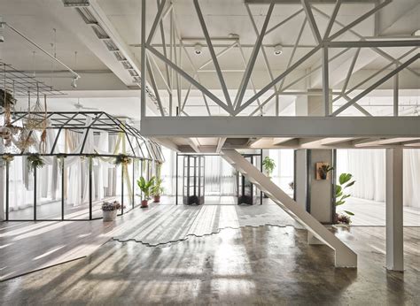 Mu-Mu Photography Studio / Han Yue Interior Design | ArchDaily