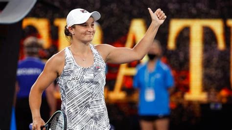 Ash Barty loves her cricket: Watch World No. 1 tennis star bowl, bat ...