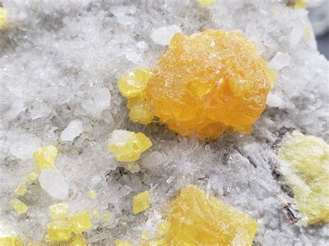 Sulfur Crystals on matrix - Height: 26 cm - Width: 12 cm- 1.7 kg - (1 ...