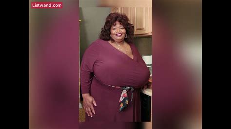 Annie Hawkins: Meet The Woman with the largest natural breasts in the ...