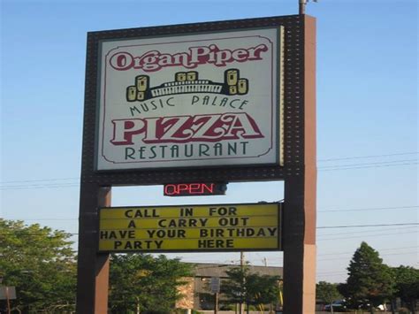 Organ Piper Pizza Palace: Discover Wisconsin’s Most Eccentric Tourist ...