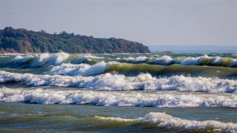 Ontario woman wants mandatory signs on private beaches after husband ...