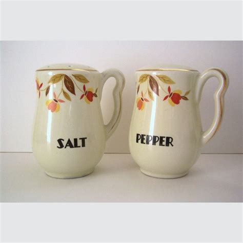 Jewel Tea Autumn Leaf Salt and Pepper Shakers by CornStreetVintage