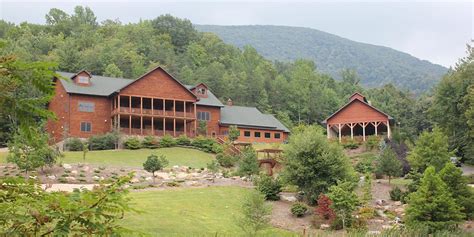 Vacation Rooms & Suites - Virginia Lodging | House Mountain Inn