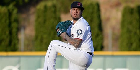 Felix Hernandez pitches in rehab start