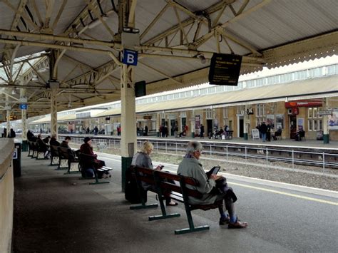 TRAVEL AND LIFESTYLE DIARIES - : England, UK: Bath Spa Railway Station