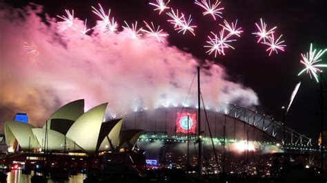 New Year's Eve Fireworks 2023 in Sydney: View Photos and Videos From ...