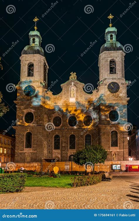 Innsbruck Cathedral by Night Editorial Photo - Image of landmark ...