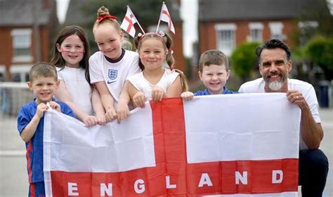 Euro 2020 final: England school Alexandra Park Primary has late start ...