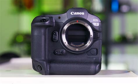 Canon EOS R3 review: Innovative eye-control focus and speed, for a ...