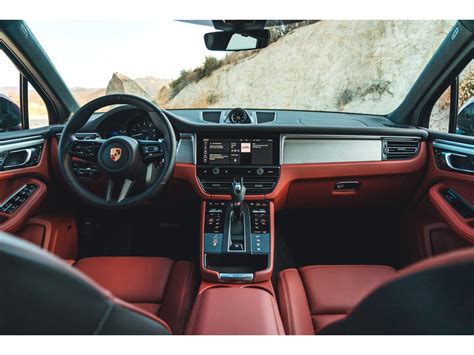 2023 Porsche Macan: 37 Interior Photos | U.S. News