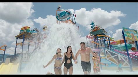 Island H20 Live! A new wave of waterpark - YouTube