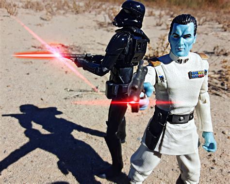 Grand Admiral Thrawn alongside one of his Death Trooper guards : r ...