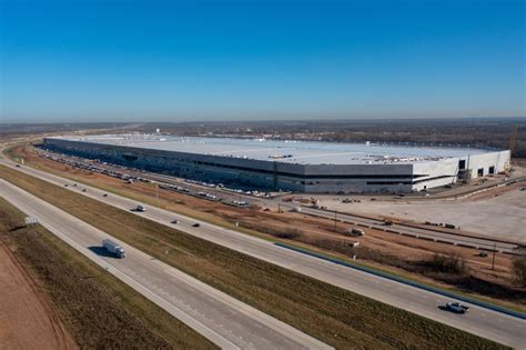 As production at Tesla's gigafactory ramps up, Austin feels economic ...