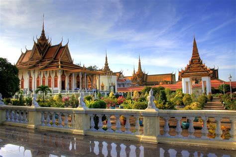 25 Best Things to Do in Phnom Penh (Cambodia) - The Crazy Tourist