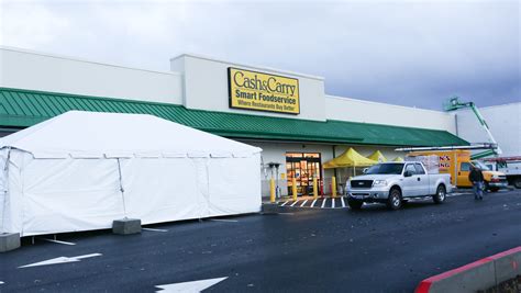 Cash & Carry opens South Salem store