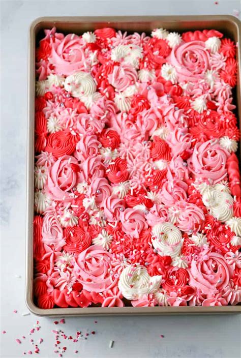 How to Decorate A Sheet Cake - Valentine's Day Sheet Cake Example