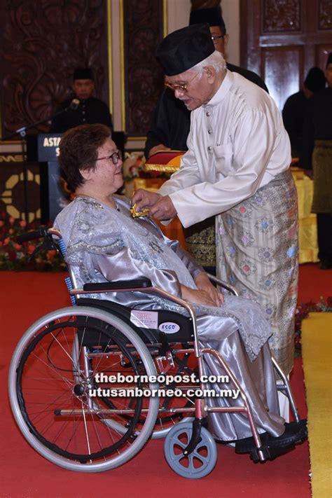 TYT presents state awards, medals to 153 | Borneo Post Online