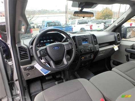 2019 Ford F150 XL SuperCrew 4x4 Interior Color Photos | GTCarLot.com