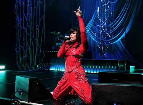 Inside Demi Lovato’s new tour, a blast of hard-rock redemption | Review ...