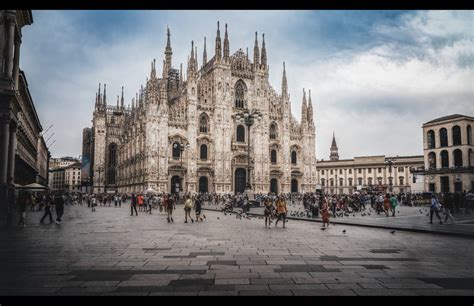 Piazza del Duomo by Beezqp on DeviantArt