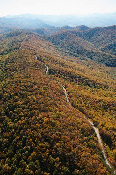 Blue Ridge Parkway. One of the prettiest roadtrips #autumn #roadtrip # ...