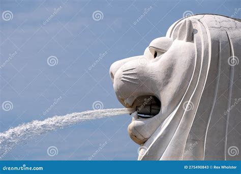 Merlion Fountain in Downtown Singapore Stock Image - Image of cityscape ...