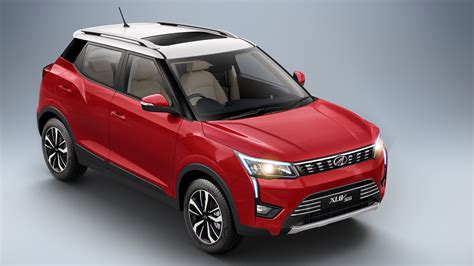 Mahindra XUV300 2021 Diesel W8 (O) Dual Tone Exterior Car Photos ...