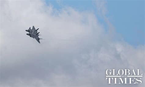 Two J-20 jets wow audiences with wonderful aerial display on PLA Air ...