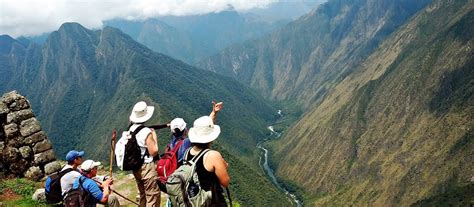 Peru Trekking Guide by Viva Expeditions