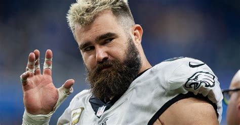 Jason Kelce wears hilarious '50 First Dates' inspired outfit to Eagles ...