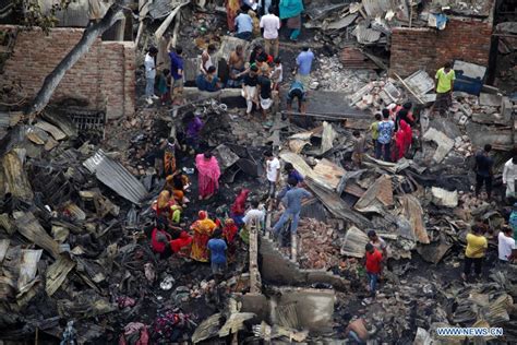 Blaze sweeps large slum in Bangladesh capital - Xinhua | English.news.cn