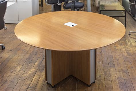 Nienkamper Vox 60″ Round Cherry Meeting Table • Peartree Office Furniture