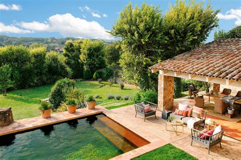 Jardines con piscina: 12 propuestas para disfrutar del buen tiempo al ...