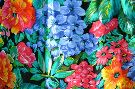 Hawaiian Flowers Wallpaper Backgrounds - WallpaperSafari