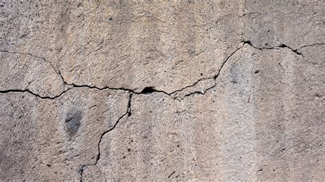 Why Does Concrete Crack? | EasyMix Concrete UK Ltd