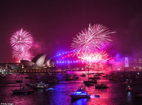 New Year's Eve 2020: Sydney's midnight firework spectacular goes ahead ...