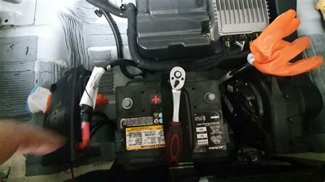 Como trocar a bateria 12V, opel ampera e chevrolet volt. How to change ...