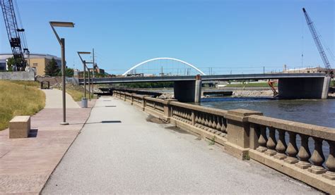 Locust St. Bridge Reconstruction Conveys Modern Aesthetic