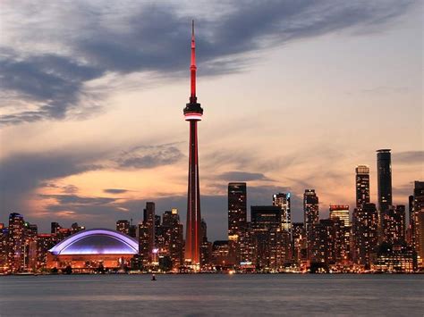 9 Toronto Attractions Every Canadian Needs to Visit