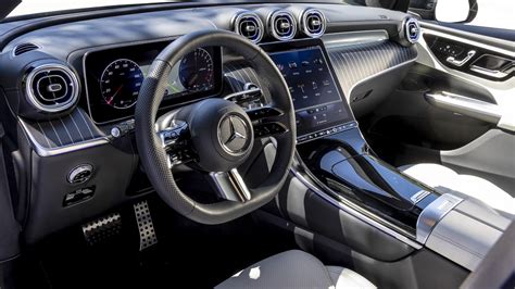 Mercedes-Benz GLC Interior Layout & Technology | Top Gear